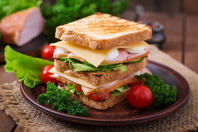 Ilustrasi Sandwich Roti Tawar. Foto: Shutterstock