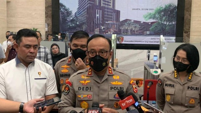 Kadiv Humas Polri, Irjen Pol Dedi Prasetyo di Bareskrim Polri, Jakarta Selatan, Selasa (28/6).  Foto: Nugroho GN/kumparan