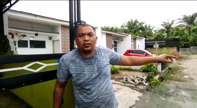 Roy tetangga pendeta Fernando Tambunan yang ditembak di depan terasnya, di Perumahan Victory Land, Kecamatan Galang, Kabupaten Deli Serdang, Sumatera Utara.
 Foto: Dok. Istimewa