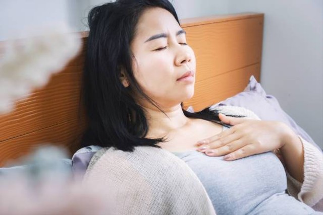 Ilustrasi apa itu mastitis pada ibu menyusui? (Sumber: iStock)
