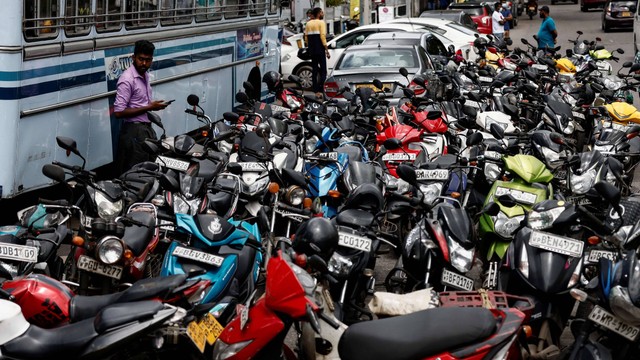 Aktivitas di Sri Lanka Terhenti Akibat Stok Bahan Bakar Hanya Tersisa 4 ...