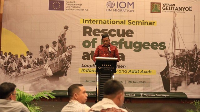 Ketua Dewan Perwakilan Rakyat Aceh (DPRA) Saiful Bahri saat memberi sambutan pada seminar internasional bertema "Rescue of Refugees at Sea: Loopholes Between Indonesian Law and Adat Aceh" di Banda Aceh, Selasa (28/6/2022). Foto: Dok. DPRA