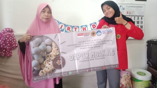 Dokumentasi bersama pemilik UMKM Dapur Mbak As