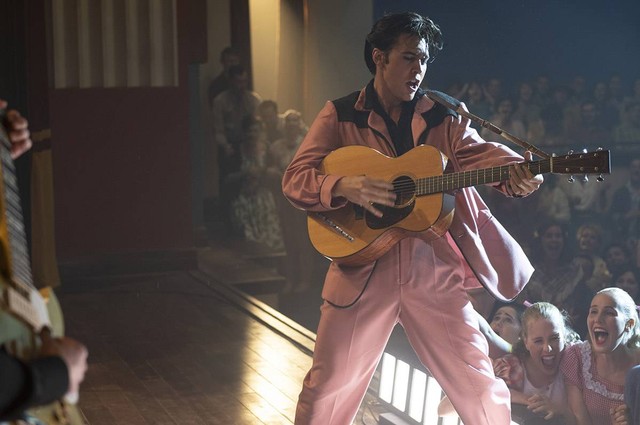 Austin Butler sebagai pemeran utama film Elvis Presley. Foto: Warner Bros