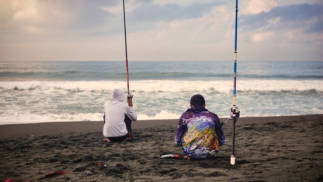 Harga Tiket Masuk Pantai Jatimalang, Foto: Unsplash/Visual Karsa.