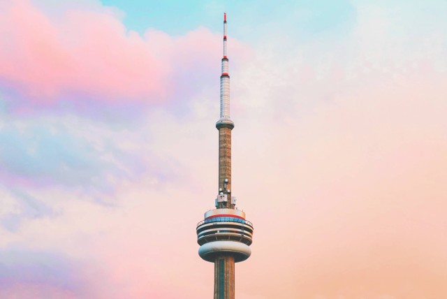 Jam Buka CN Tower, Menara Tertinggi Ketiga di Dunia, Foto: Unsplash/Tim Gouw