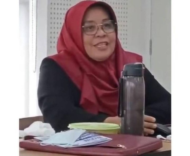 Sri Rahayu menceritakan pengalamannya bertemu mantan muridnya. Foto: Instagram @statusfakta