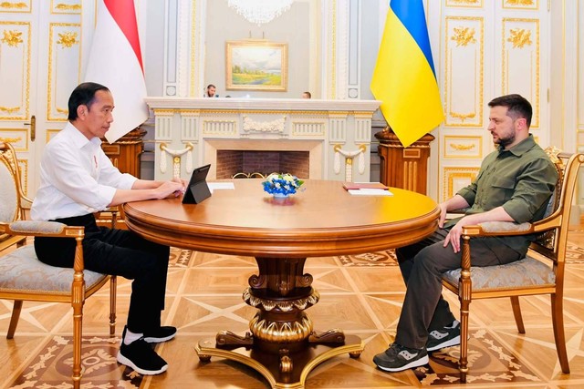 Presiden Joko Widodo melakukan pertemuan dengan Presiden Ukraina Volodymyr Zelenskiy Kiev, Ukraina, Rabu (29/6/2022).  Foto: Biro Pers Sekretariat Presiden