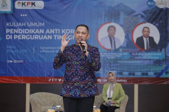 Wakil Ketua KPK Nurul Ghufron beri kuliah umum pendidikan antikorupsi di UIN Sunan Kalijaga Yogyakarta, Rabu (29/6).  Foto: KPK