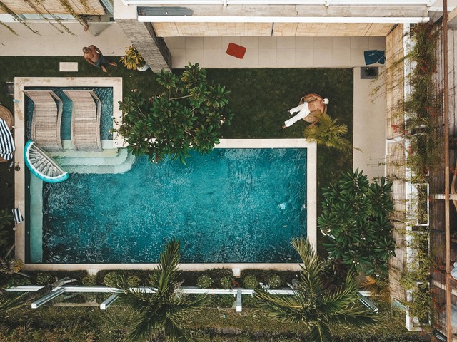 Ilustrasi harga tiket masuk taman narmada, Foto oleh Devon Wilson di Unsplash