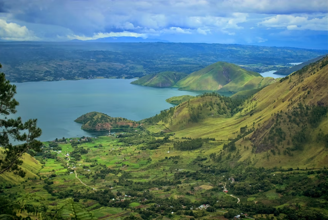 Ilustrasi danau terbesar di Indonesia. Foto: unsplash.com/irfnrdh