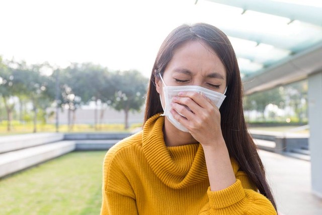 Tips jaga kesehatan bagi penderita asma saat polusi udara tinggi. Foto: Shutterstock