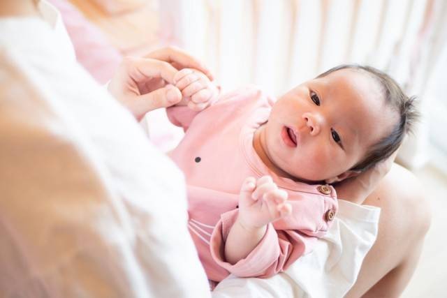 Ilustrasi mengenal jenis ruam kulit pada bayi. Foto: KumparanMOM