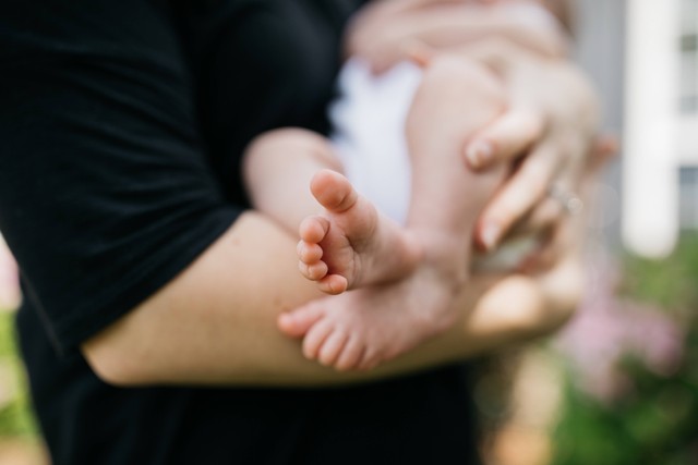Ilustrasi bayi bingung puting sampai usia berapa (Sumber: Unsplash)