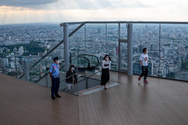 Pengunjung di Shibuya Sky, Jepang. Foto: Ahmad Ariska/acehkini