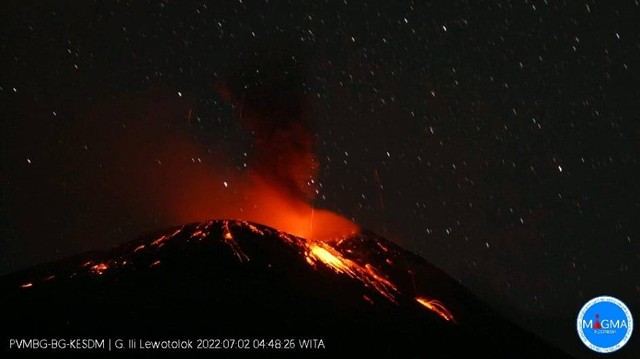 Gunung Ile Lewotolok Erupsi, Tinggi Semburan Lava Dan Abu Vulkanik 2. ...