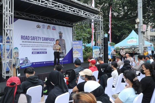 Memperingati HUT Bhayangkara ke-76, Korlantas Polri menggelar Road Safety Campaign di CFD Bundaran HI. Foto: Korlantas Polri