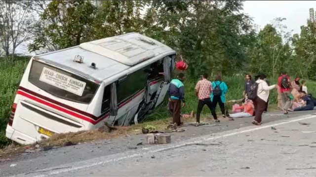 Bus Primajasa Kecelakaan di Tol Cipali arah Jakarta. Foto: Dok. Istimewa