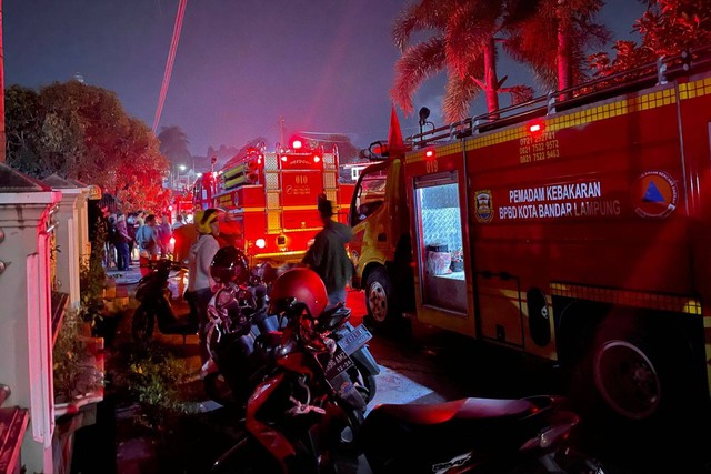 Toko Sembako di Rajabasa, Bandar Lampung, Ludes Terbakar (1)