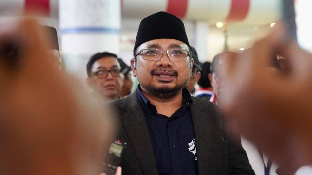 Menteri Agama Yaqut Cholil Qoumas setibanya di Bandara Internasional King Abdul Aziz, Jeddah. Foto: MCH 2022