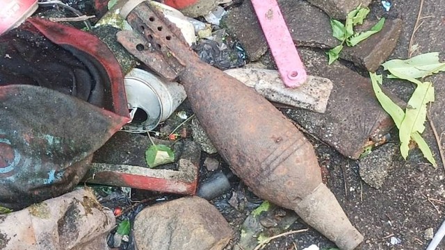 Mortir peninggalan perang dunia yang ditemukan di Abepura, Kota Jayapura Papua. (Foto Humas Polresta Jayapura Kota) 