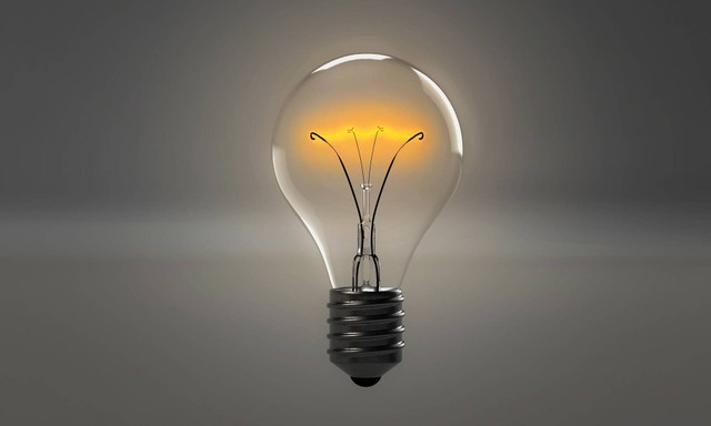 Ambil pelajaran dari setiap masalah. Sumber: https://pixabay.com/illustrations/lightbulb-bulb-light-idea-energy-1875247/