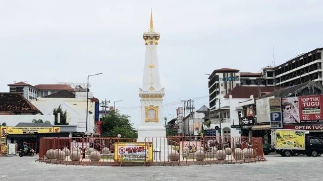 Tugu Jogjakarta yang jadi landmark utama kota pelajar. Sumber foto: Kumparan.com