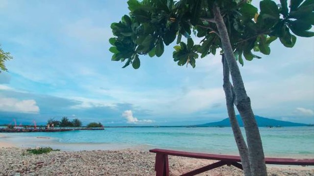 Ilustrasi pantai di Lampung. Foto: Unsplash