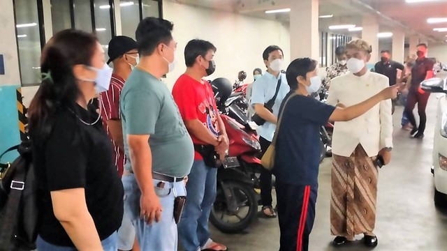 Wali Kota Solo, Gibran Rakabuming Raka, menemui pedagang Pusat Grosir Solo (PGS) di PGS, Selasa (05/07/2022). FOTO: Agung Santoso