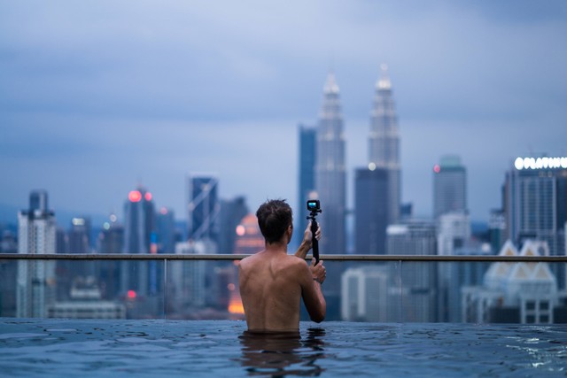 Rekomendasi Hotel dengan Kolam Renang Rooftop di Bandung/Foto hanya ilustrasi bukan tempat aslinya. Sumber: Unsplash/Robin Noguier