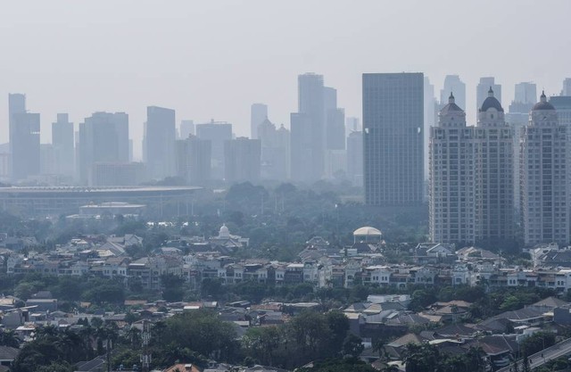 Ilustrasi kualitas udara yang buruk. Foto: Hafiz Johari/Shutterstock