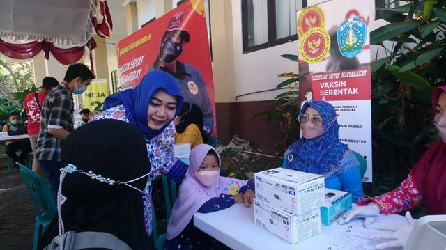 Geber Vaksinasi Jelang Grebeg Suro, Bunda Rita: Jalankan dalam Kondisi Sehat