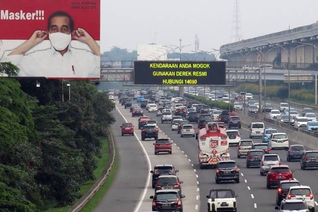 Kendaraan memadati ruas Tol Jagorawi, Cibubur, Jakarta Timur, Kamis (13/5/2021). Foto: Yulius Satria Wijaya/Antara Foto