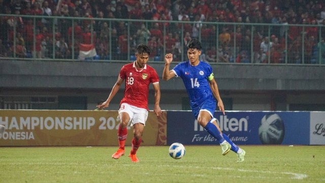 Timnas Indonesia vs Filipina di Piala AFF U-19 2022 di Stadion Patriot Candrabhaga, Bekasi, Jumat (8/7/2022). Foto: Iqbal Firdaus/kumparan