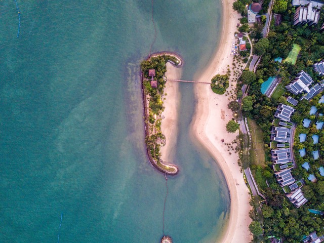 Rekomendasi resort di sentosa island, Foto oleh Luiz Cent di Unsplash