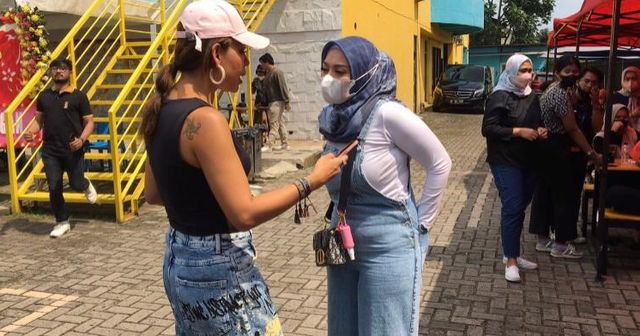 Nathalie Holscher dan Melaney Ricardo. Foto: Istimewa