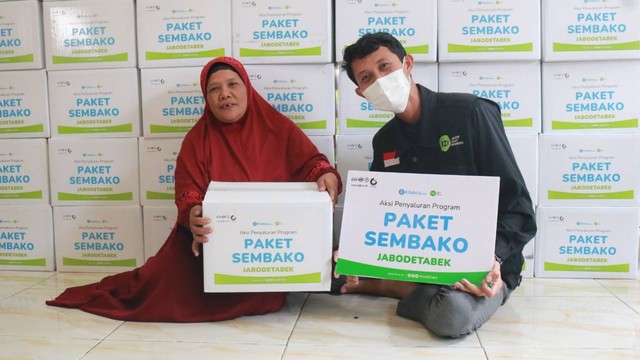Paket Sembako IZI dan Kitabisa.com di Leuwisadeng, Bogor