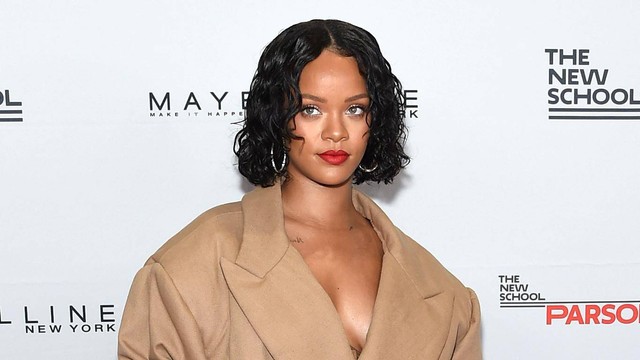 Rihanna menghadiri Parsons Benefit Tahunan ke-69 di Pier 60 pada 22 Mei 2017 di New York City. Foto: Jamie McCarthy/Getty Images 