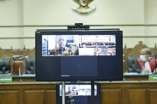 Eksepsi Ditolak, Hakim Itong Siap Jalani Sidang Offline di Tipikor Surabaya