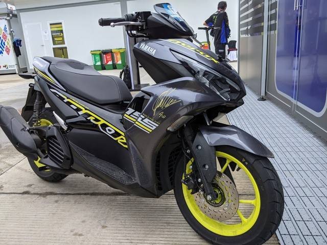 Paddock Bike New Yamaha Aerox 155 Connected tim Yamaha MotoGP Mandalika. Foto: Sena Pratama/kumparanOTO