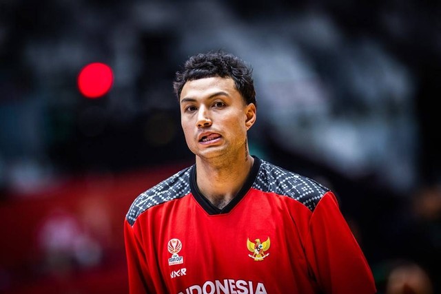 Brandon Jawato di Pertandingan Indonesia vs Arab Saudi dalam laga FIBA Asia Cup 2022 di Istora Senayan, Jakarta, Selasa (12/7/2022). Foto: Dok. FIBA Asia Cup 2022