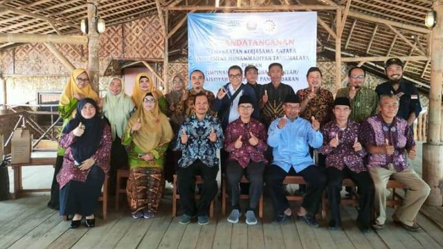 Dokumentasi setelah acara penandatangan MoU dengan Pimpinan Daerah Muhammadiyah dan Aisyiah Kabupaten Pangandaran/ Sumber foto: whatsapp