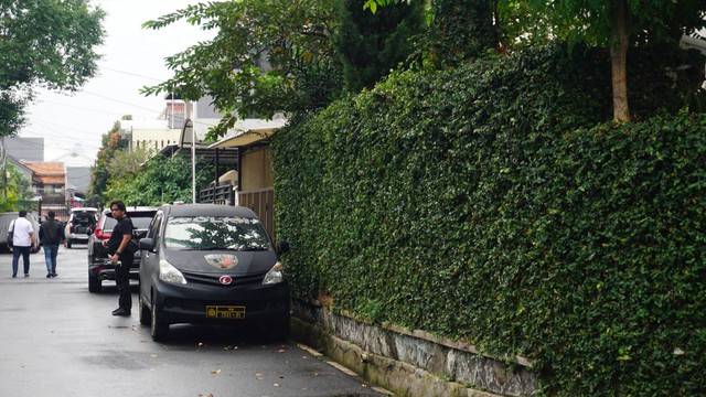 Suasana di rumah dinas Kadiv Propam Polri Irjen Pol Ferdy Sambo di Kompleks Polri Duren Tiga, Jakarta Selatan, Rabu (13/7/2022). Foto: Iqbal Firdaus/kumparan