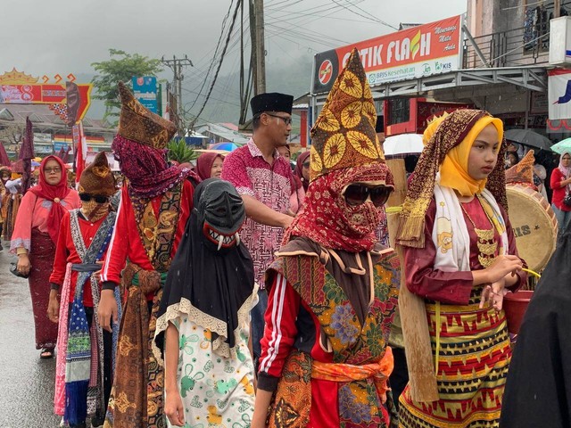 Karnaval Kemilau Budaya Sekala Bekhak 2022: See The Real Lampung (2)