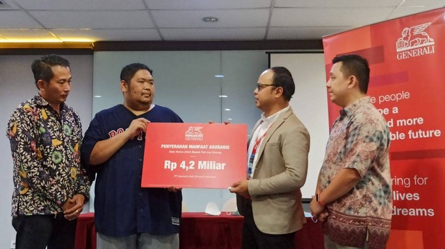 Generali Penuhi Klaim Miliaran Rupiah Pada Ahli Waris Nasabah di Jatim