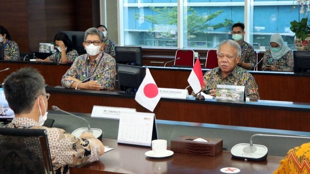 Menteri PUPR Basuki Hadimuljono bertemu Chief Representative JICA Takehiro Yasui membahas IKN Nusantara. Foto: Kementerian PUPR