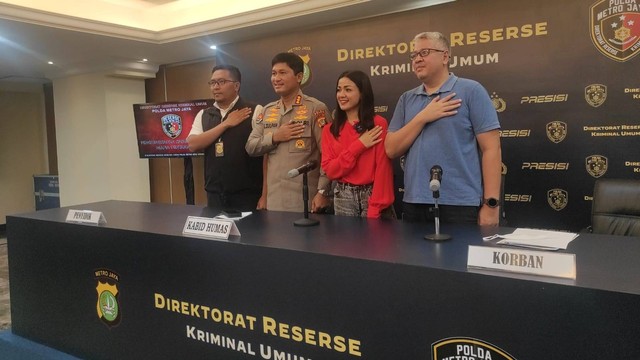 Jumpa pers perkembangan kasus mafia tanah Nirina Zubir di Polda Metro Jaya, Rabu (13/7/2022). Foto: Dok. Istimewa