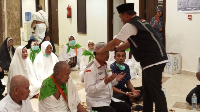 Mappatoppo, Budaya Jemaah Bugis-Makassar Diwisuda di Makkah Setelah Berhaji (1)
