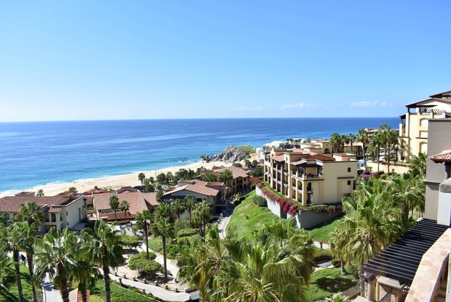 Resort di Meksiko/perbedaan resort hotel dan villa, Foto oleh Stephanie De la torre di Unsplash