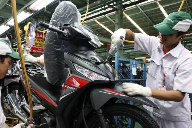 Motor bebek Honda Supra X 125 punya seragam stripping baru. Foto: Istimewa